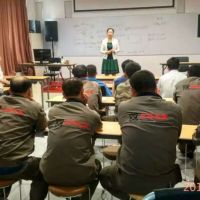 ���x����ƸՈ��̩��Ӣ��У���ں��Ӽ��g(sh��)��Ӗ����